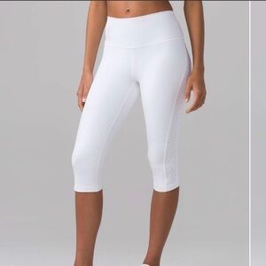 [8] 2017 Lululemon Ornate Crop (17") White / White Pattern Luxtreme Fabric